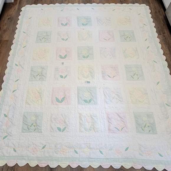 Handmade Other - Vintage Quilt Pastel Patchwork Cottage Cutter Scrappy Shabby TLC Crafts *READ